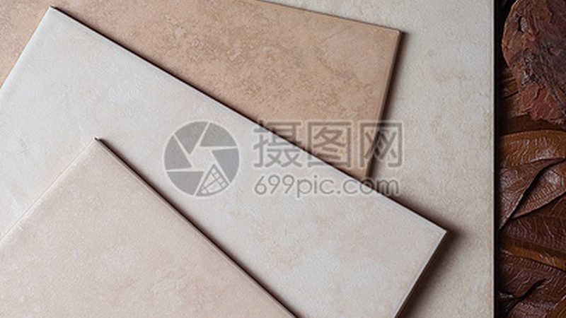 在选择墙砖和地砖时，性能指标是衡量其优劣的重要标准。以下是一些关键性能指标：